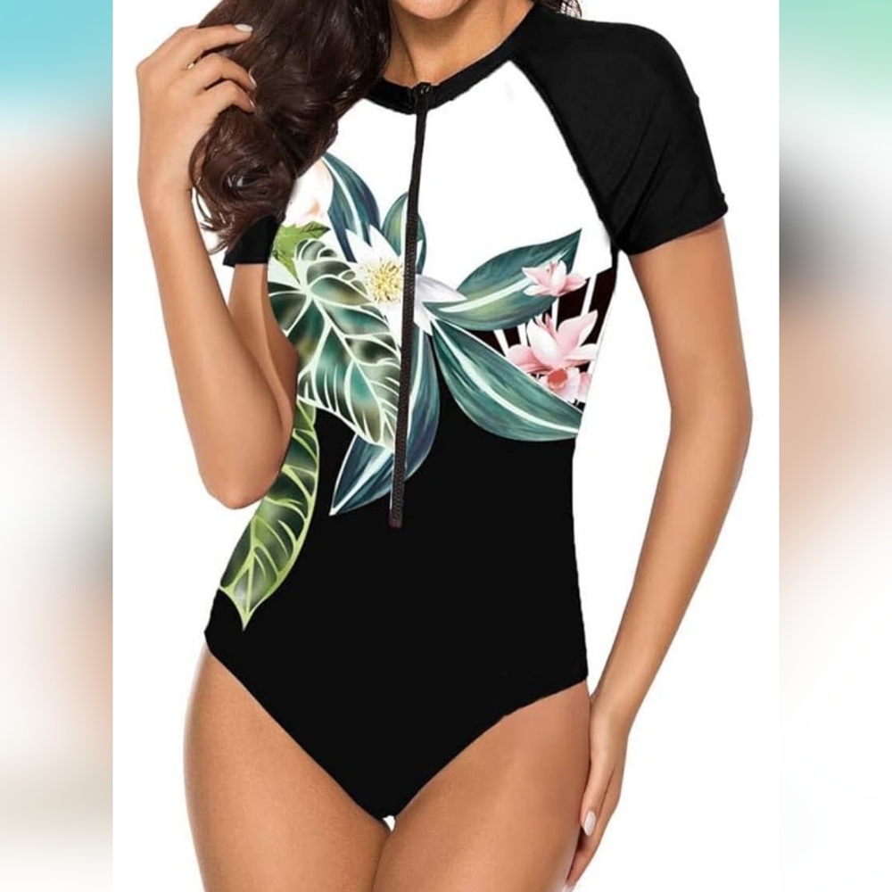 Floral Black and White Women's Short Sleeve Rash Guard Swimsuit